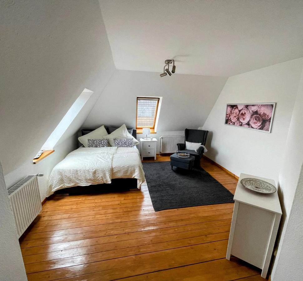*To Hus* Wohnung Am Rande Von Йевер Екстериор снимка