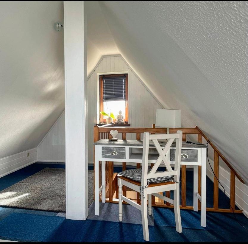 *To Hus* Wohnung Am Rande Von Йевер Екстериор снимка